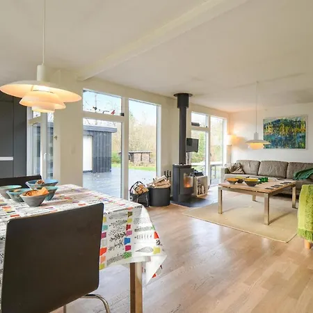 Three-bedroom Holiday In * エーベルトフト
